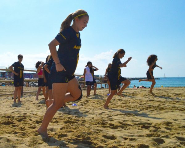 Campamento de fútbol de alto rendimiento para Chicas en Barcelona 15 días - Imagen 6