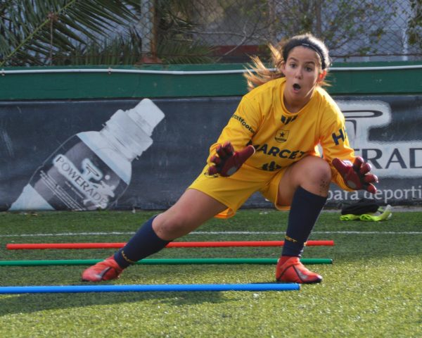 Campamento de fútbol de alto rendimiento para Chicas en Barcelona 15 días - Imagen 11